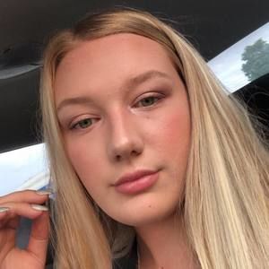 Meet your Posher, Michaela